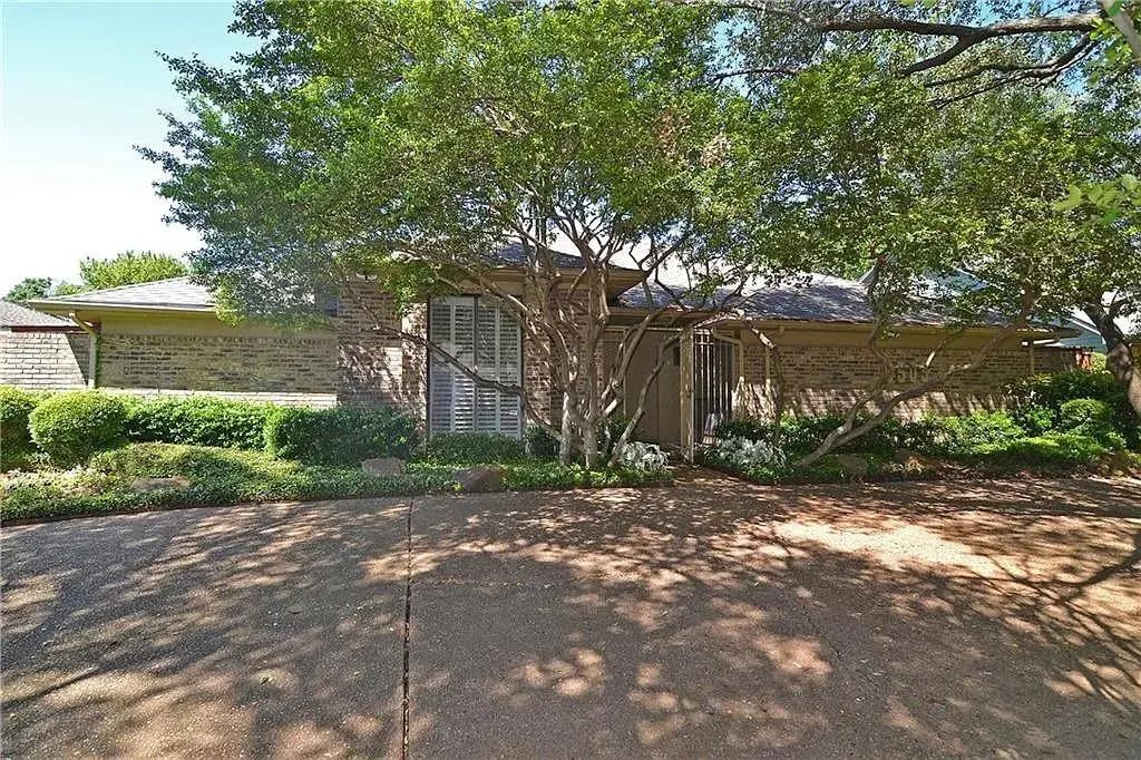 6505 Embers Road, Dallas