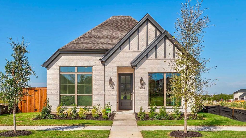 612 Garrett Parkway, Celina