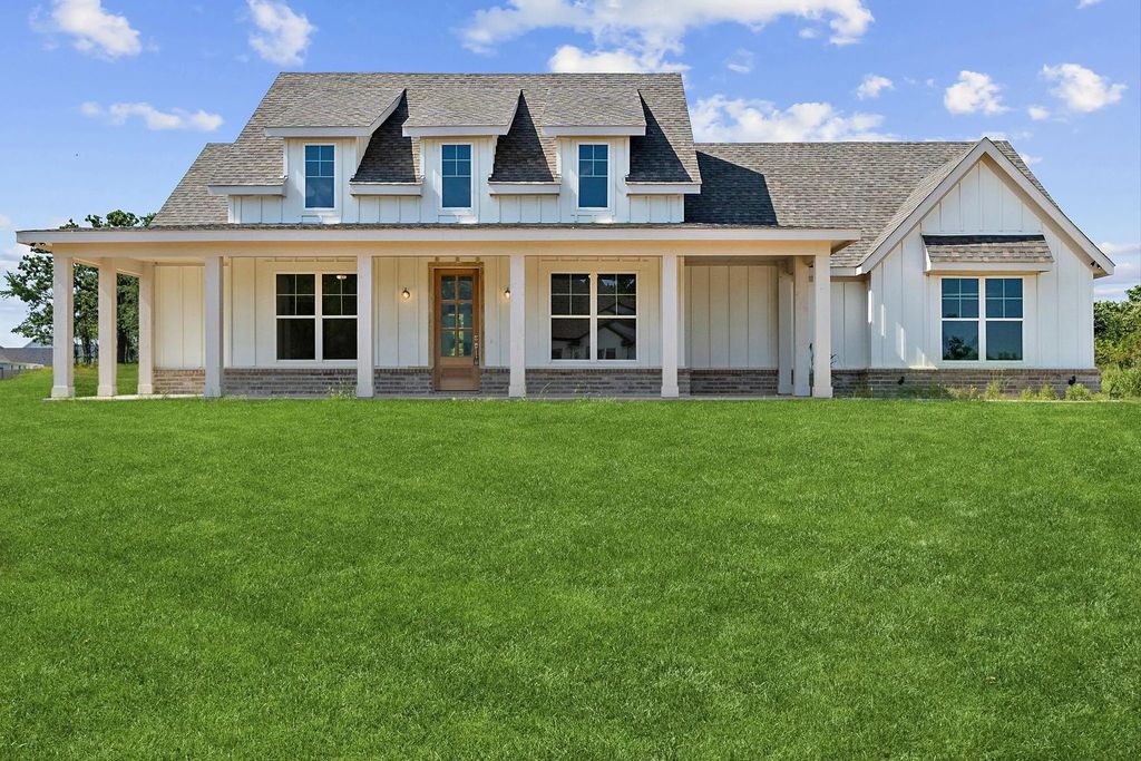 209 Blackjack Crossing, Paradise