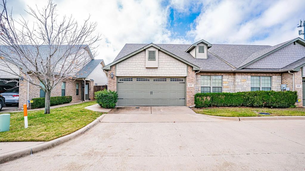 2231 Cobblestone Court, Granbury
