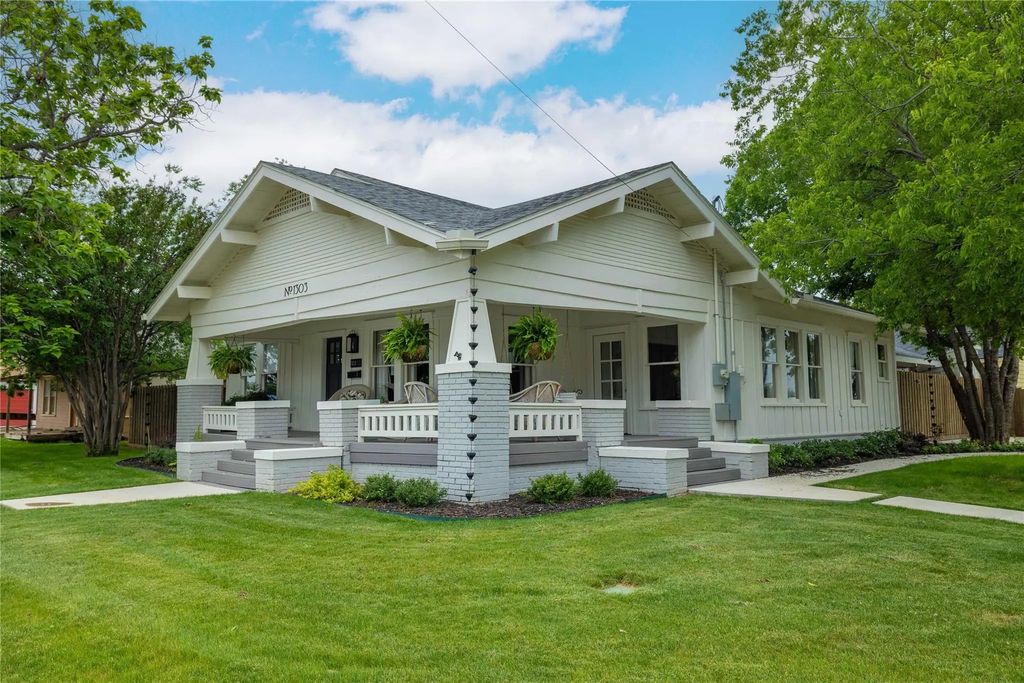 1303 Coggin Avenue, Brownwood