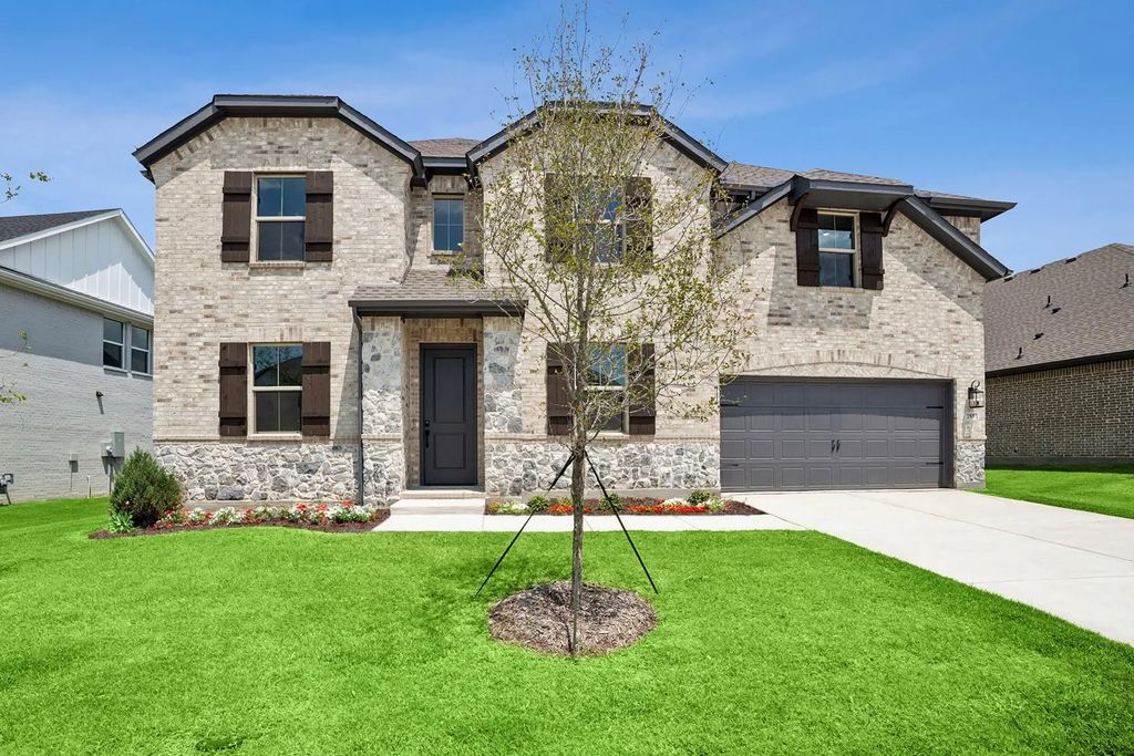 755 Emerald Heights, Lavon