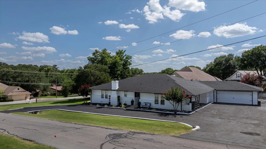 4112 Cimmaron Trail, Granbury