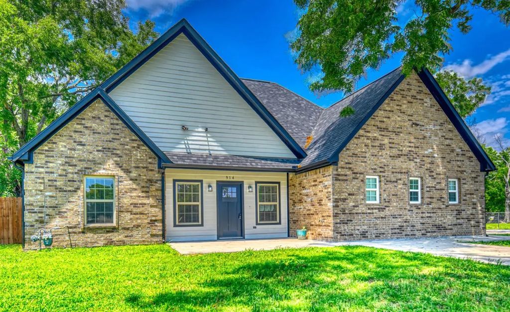 914 S Frances Street, Terrell