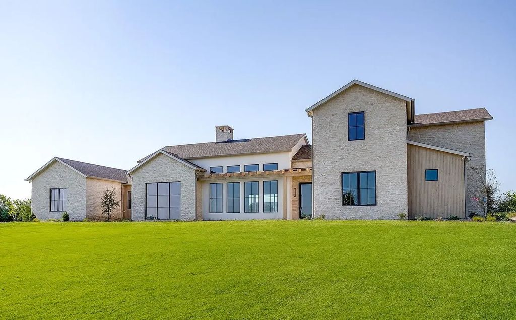 2015 Meadowlark Court, Aledo