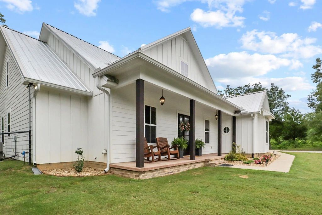 22302 County Road 422, Lindale
