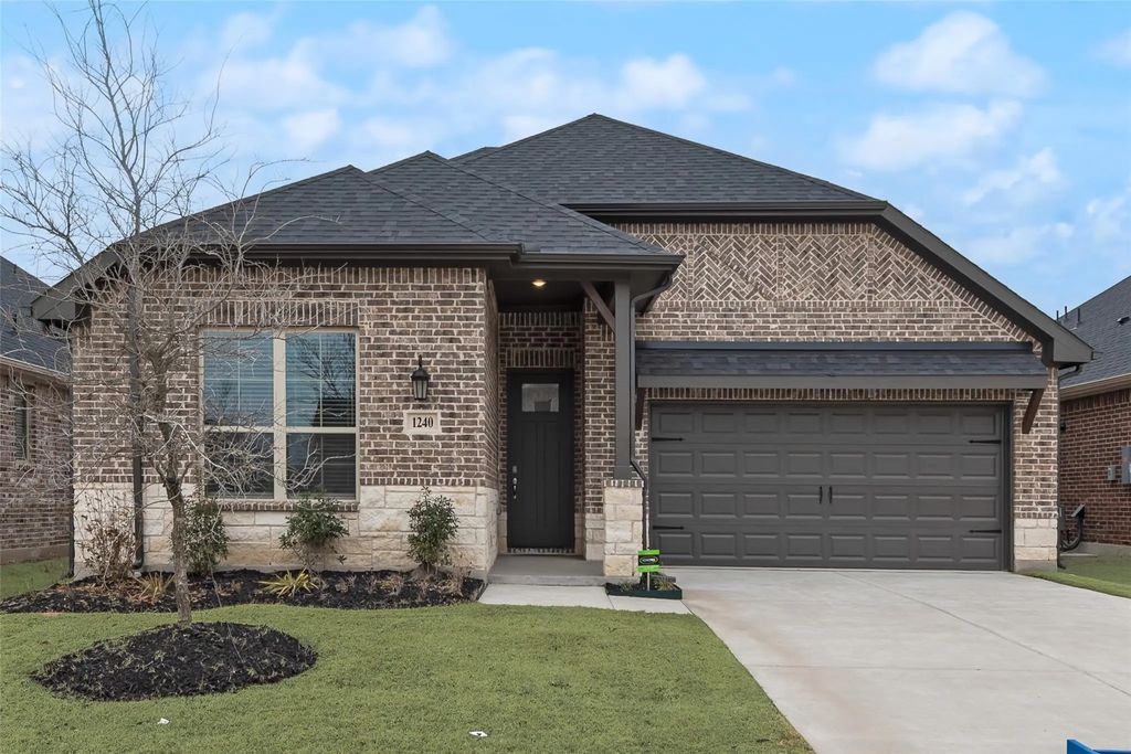 1240 Redcoat Drive, Forney