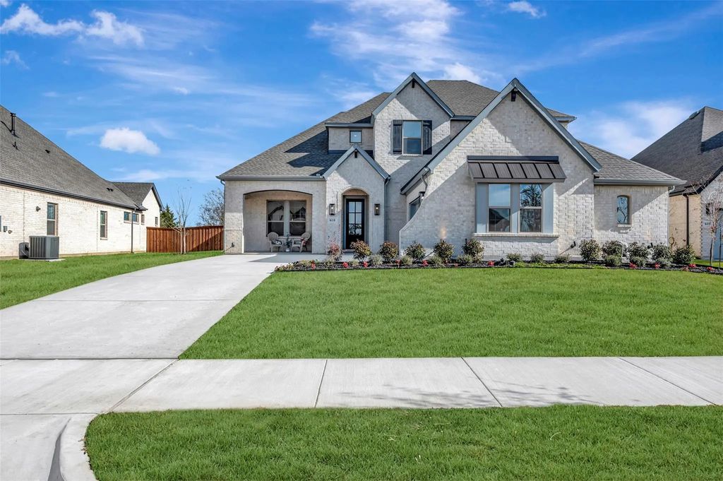 610 Long Trail, Mansfield