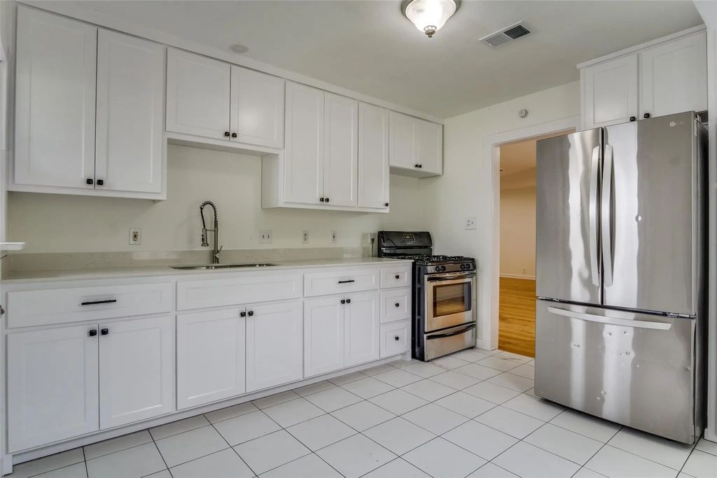 5861 Coleman Street, Westworth Village
