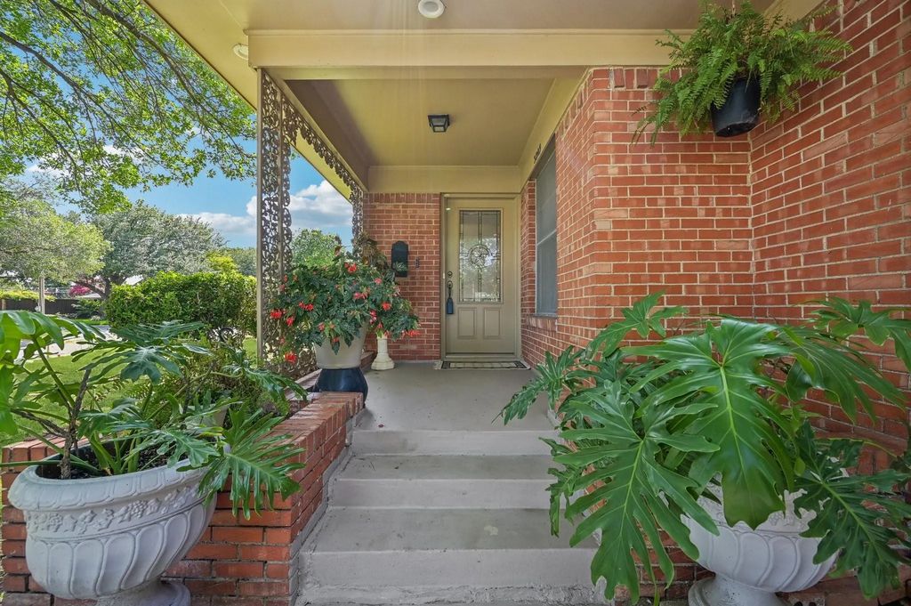 3209 Newcastle Drive, Dallas