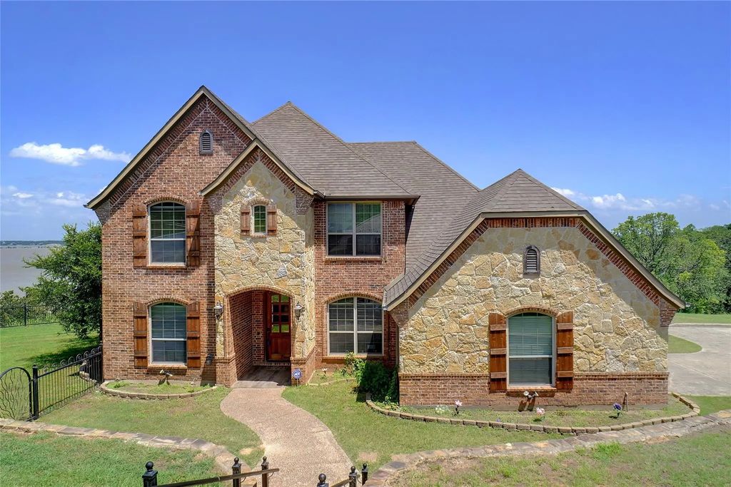 809 Cimmarron Bay Drive, Runaway Bay