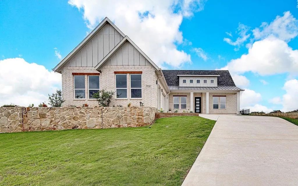7336 Saint Augustine Drive, Cleburne