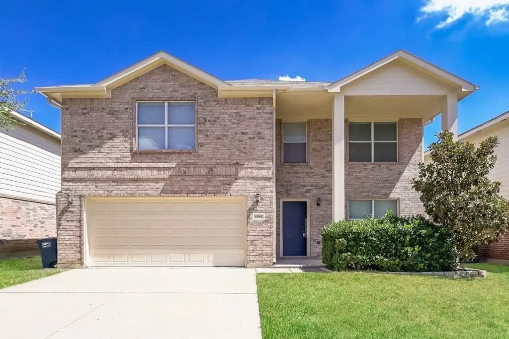 4945 Thorn Hollow Drive, Fort Worth