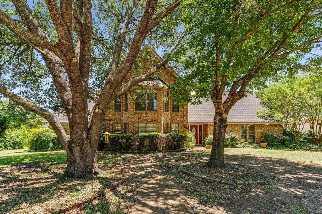 704 Cobblestone Court, Cedar Hill