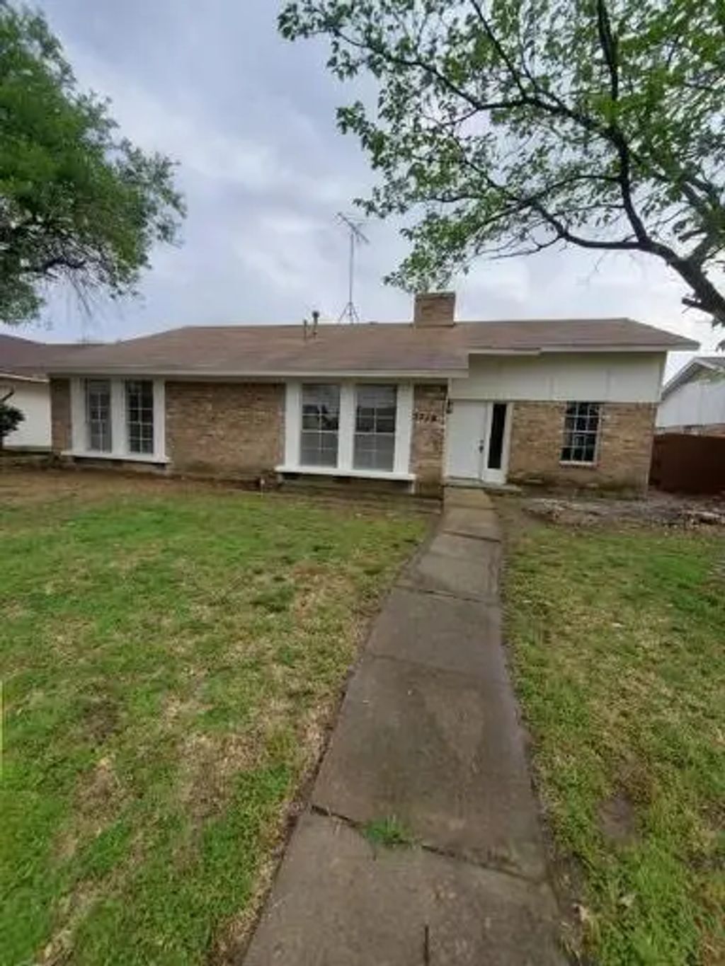 2210 Greenvalley Drive, Carrollton
