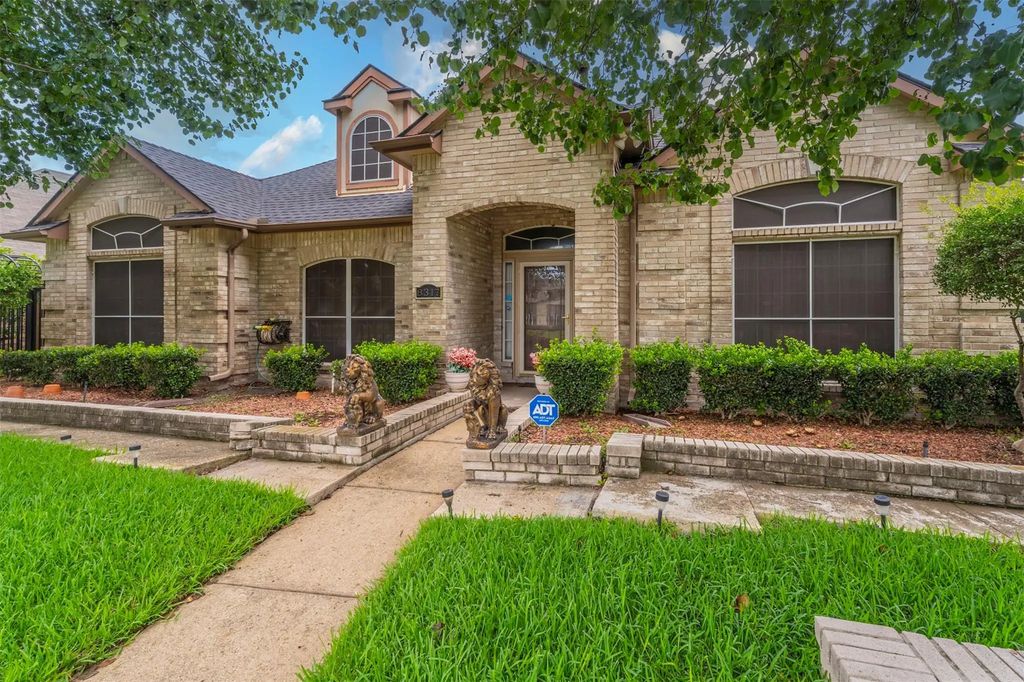 8317 Lake Bend Drive, Rowlett