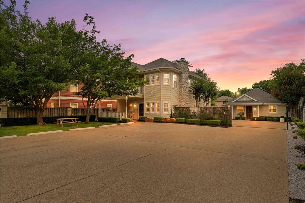 1906 S 11th Street, Waco