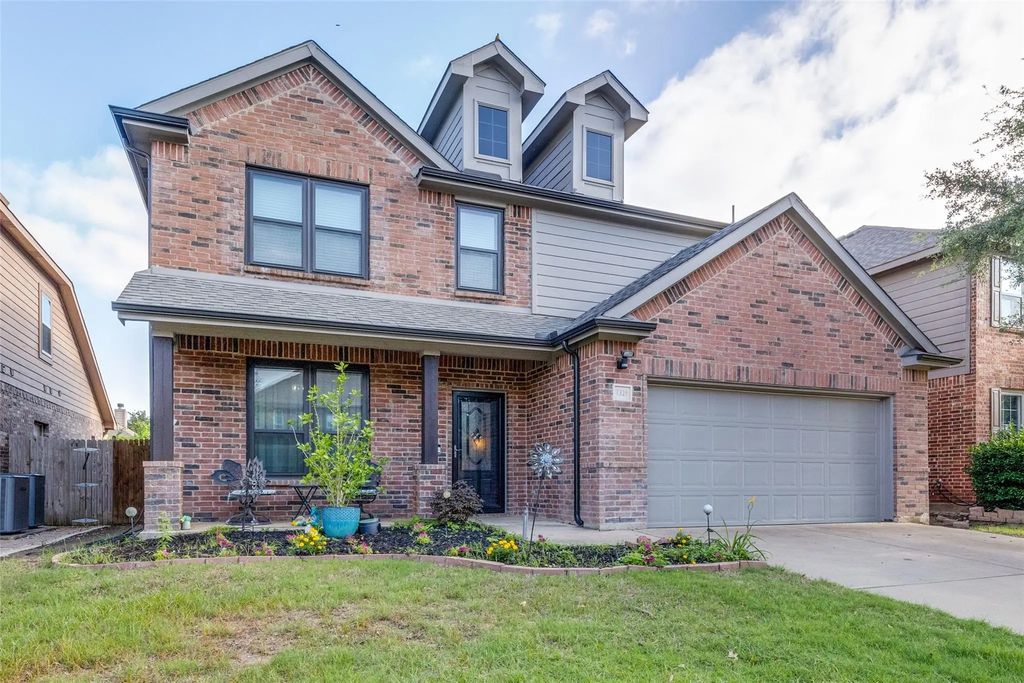 1328 Castlegar Lane, Fort Worth