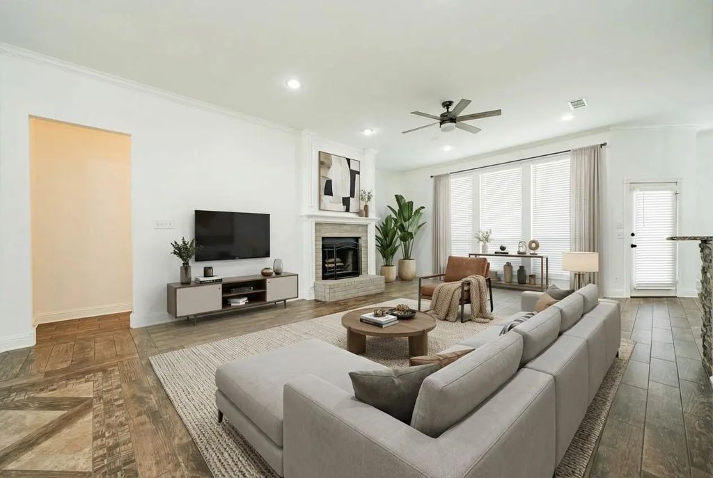 1005 Ruidoso Downs Drive, Talty