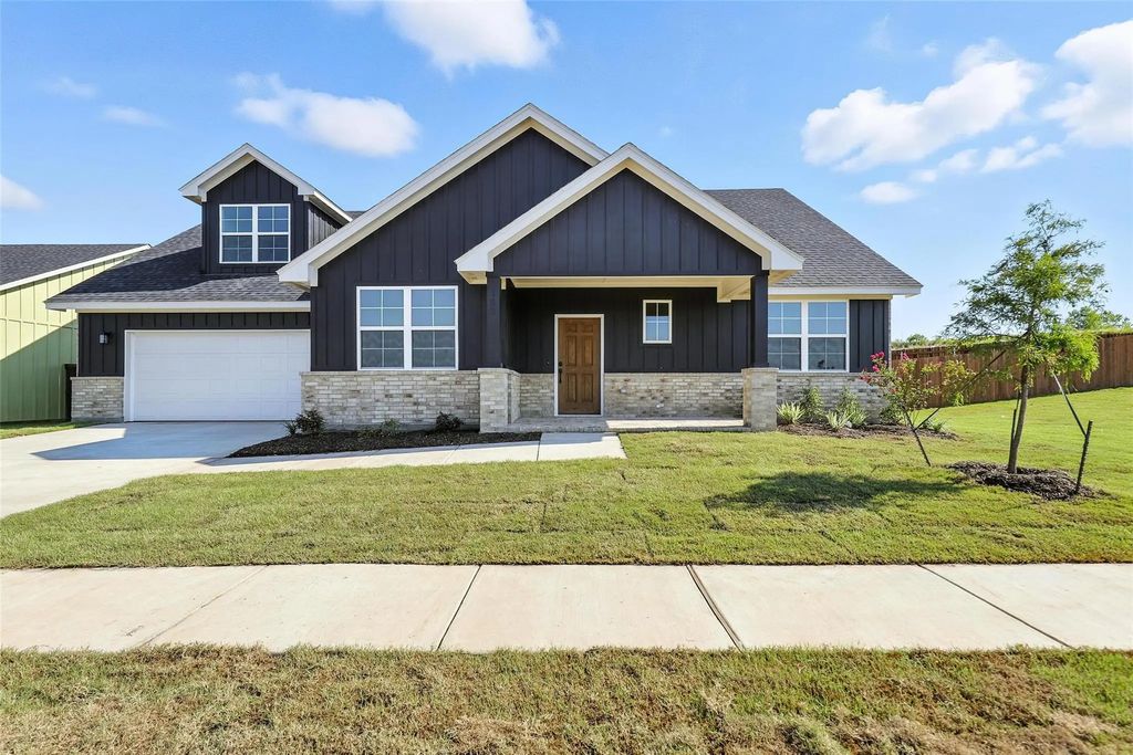 100 Mesa Drive, Glen Rose