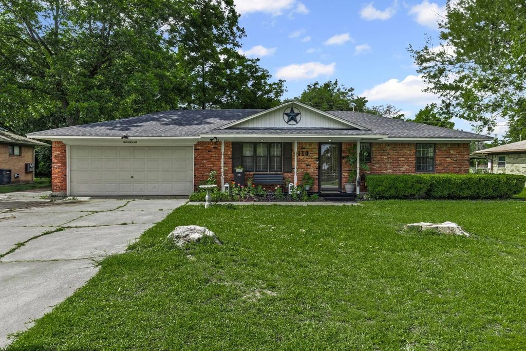 110 Norma Circle, Greenville