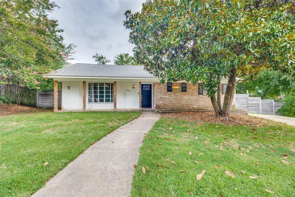 1001 Windsor Drive, Sherman