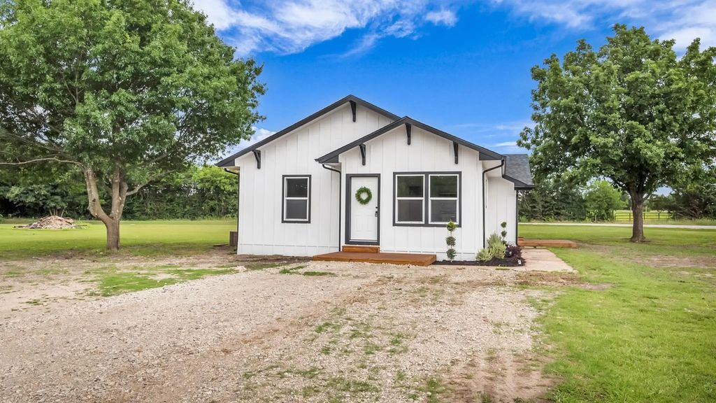 3393 County Road 1114, Greenville