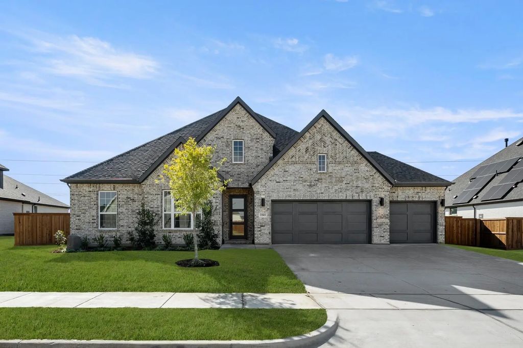 2203 Steed Run Drive, Mansfield