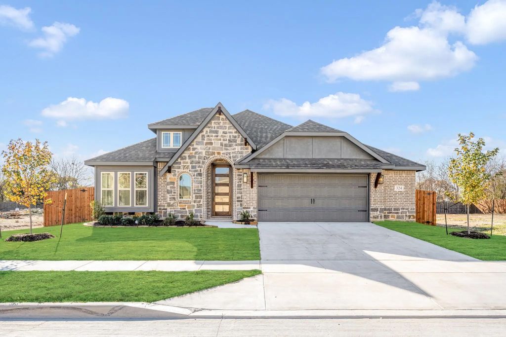 324 Chestnut Lane, Glenn Heights