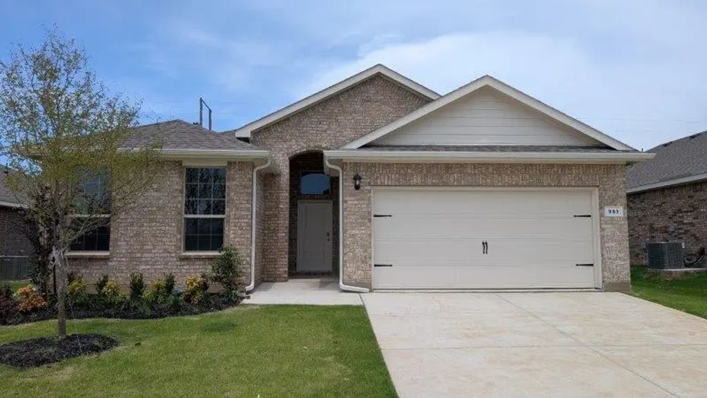 953 Traction Trail, Cleburne