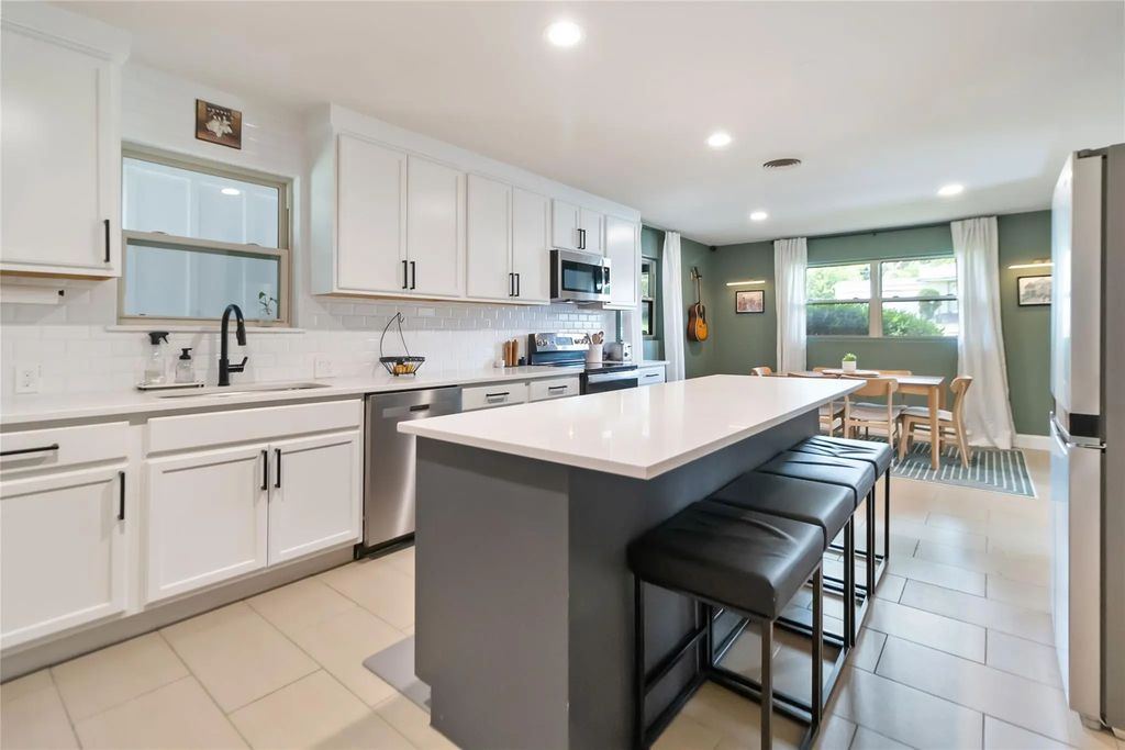 4912 Odessa Avenue, Fort Worth