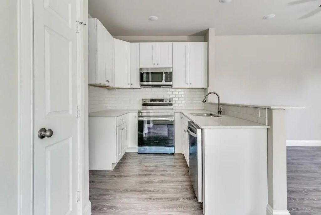 811 W Coffin, Denison