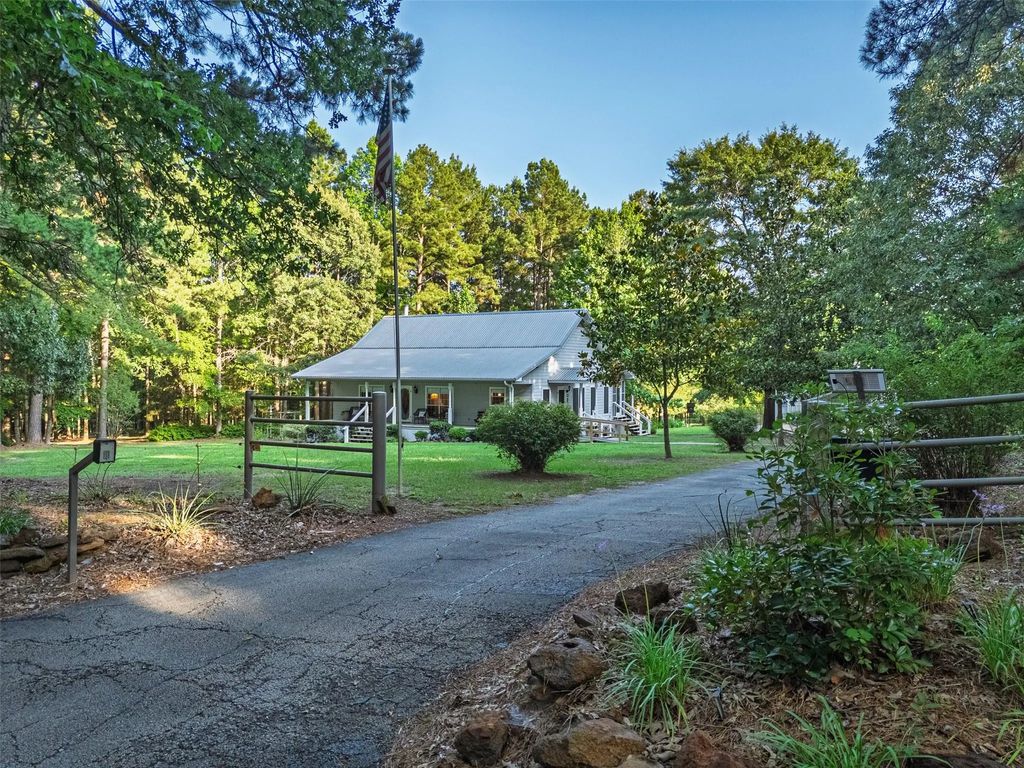 329 County Road 2804, Alto