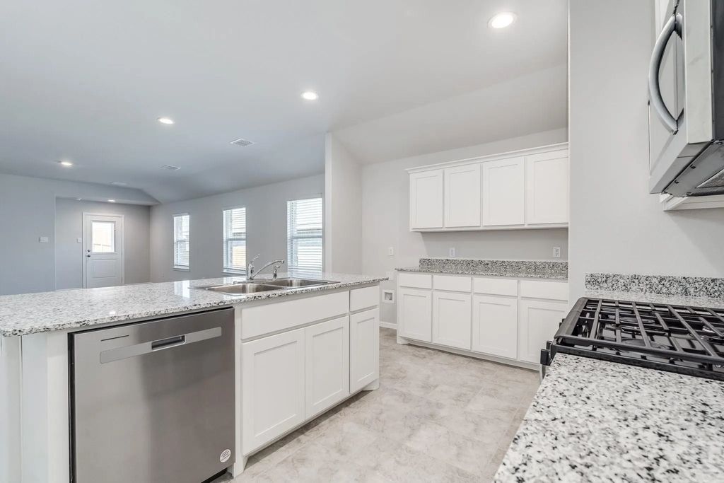 5808 Piedrosa Court, Denton