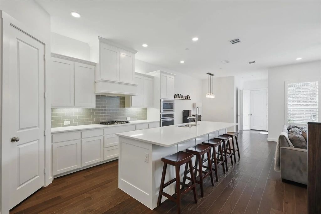 8740 Ice House Drive, North Richland Hills