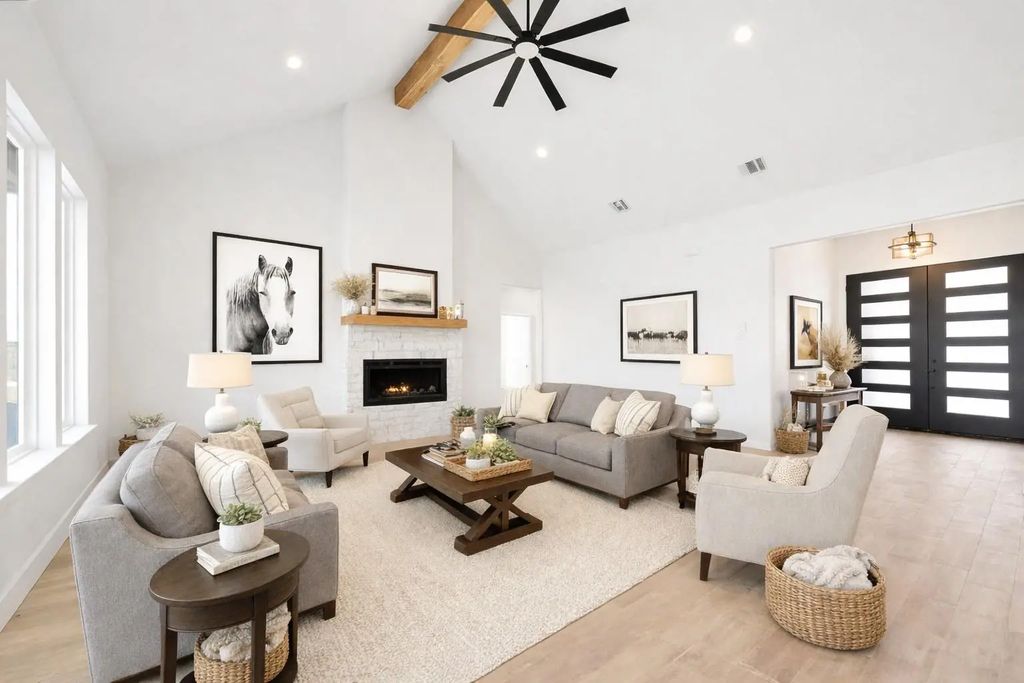 8500 Wild Colt Drive, Godley