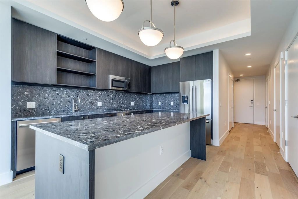 8119 Douglas Avenue 206, Dallas