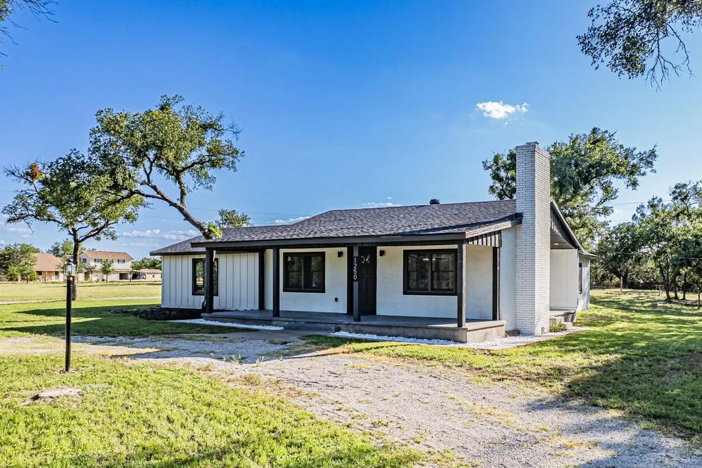 1250 Wallis Road, Aledo