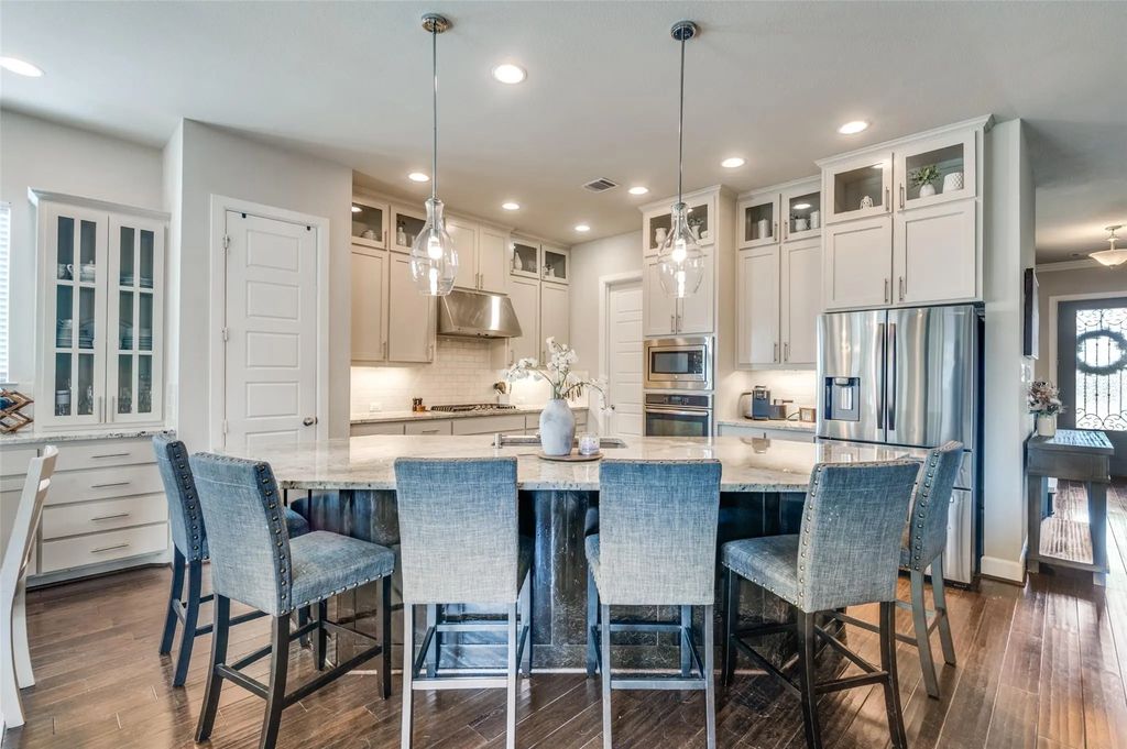 905 Crystal Oak Lane, Arlington