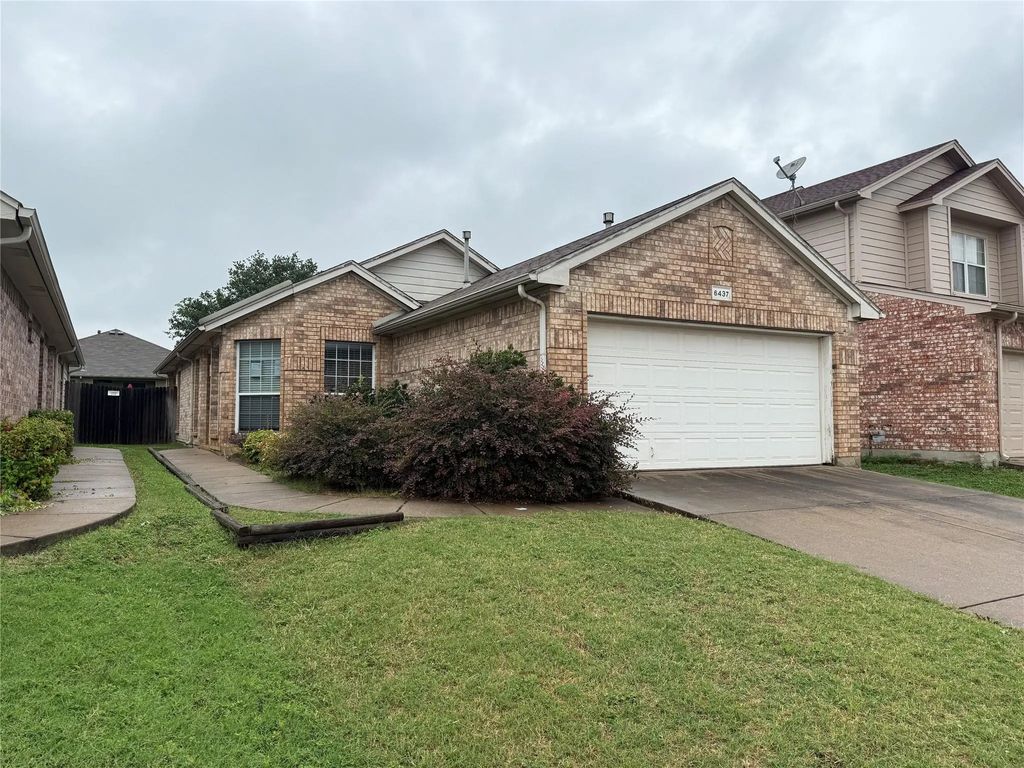 6437 Regina Drive, Fort Worth