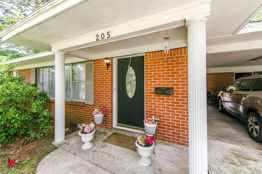 205 8th Street Ne, Springhill