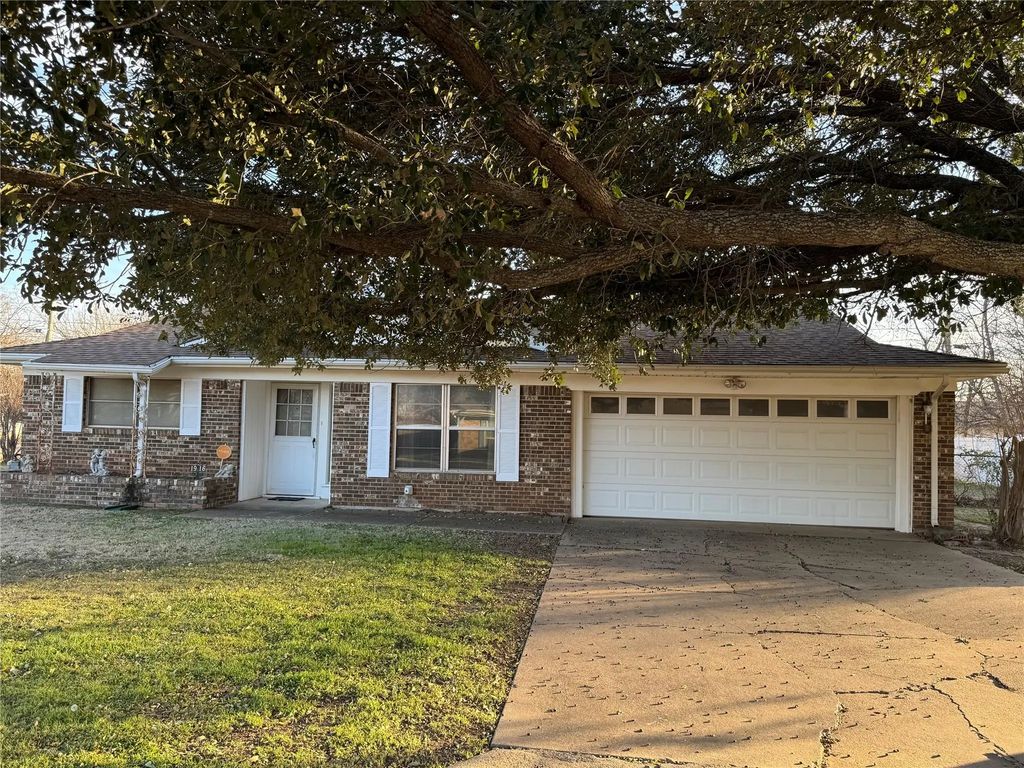 1916 11th Street, Mineral Wells