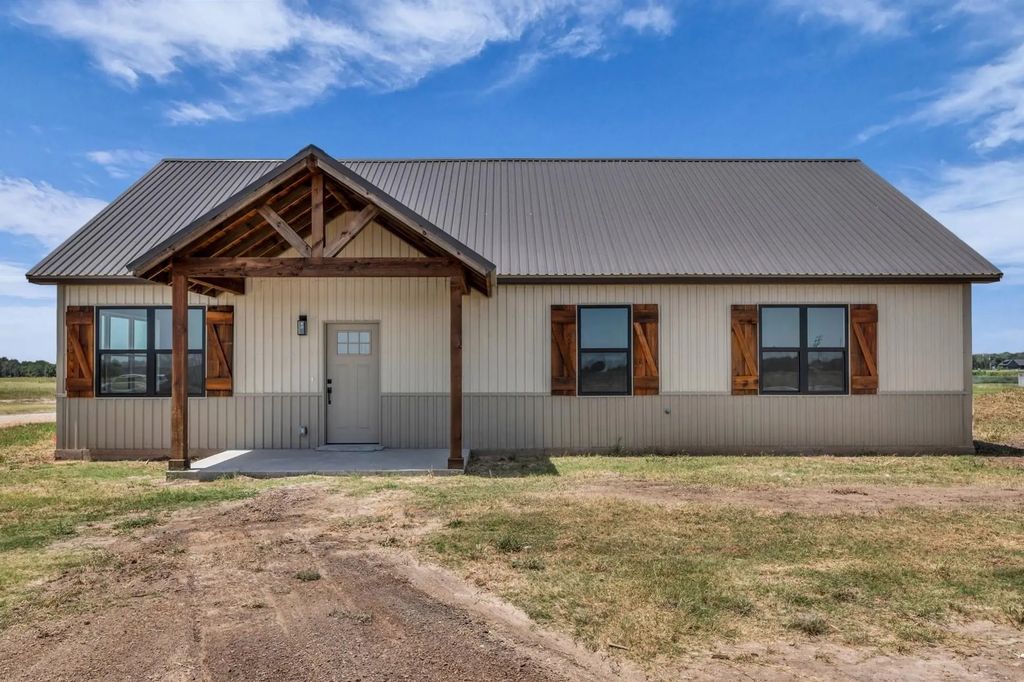 182 S Baese Road, Elm Mott