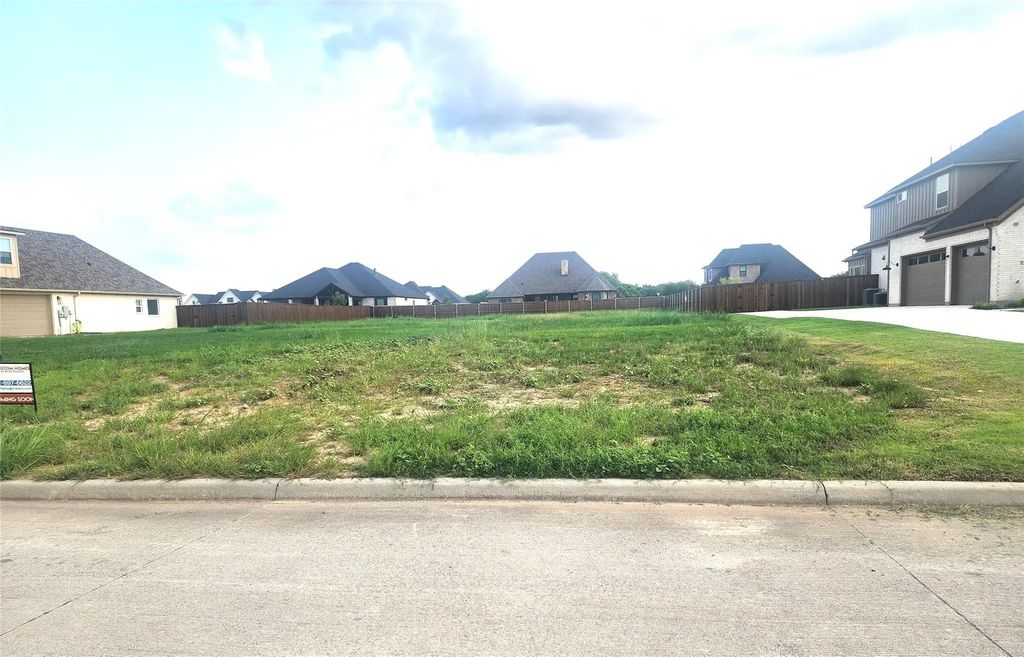 129 Chisolm Trail, Pottsboro