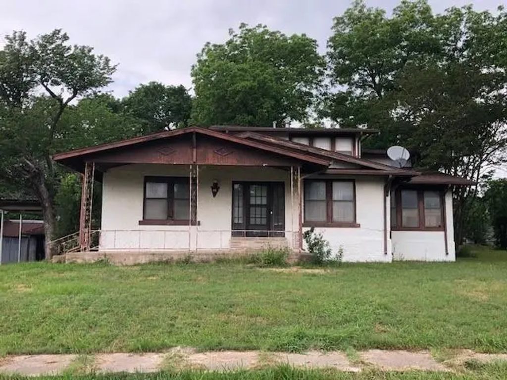 808 W 7th Street, Bonham