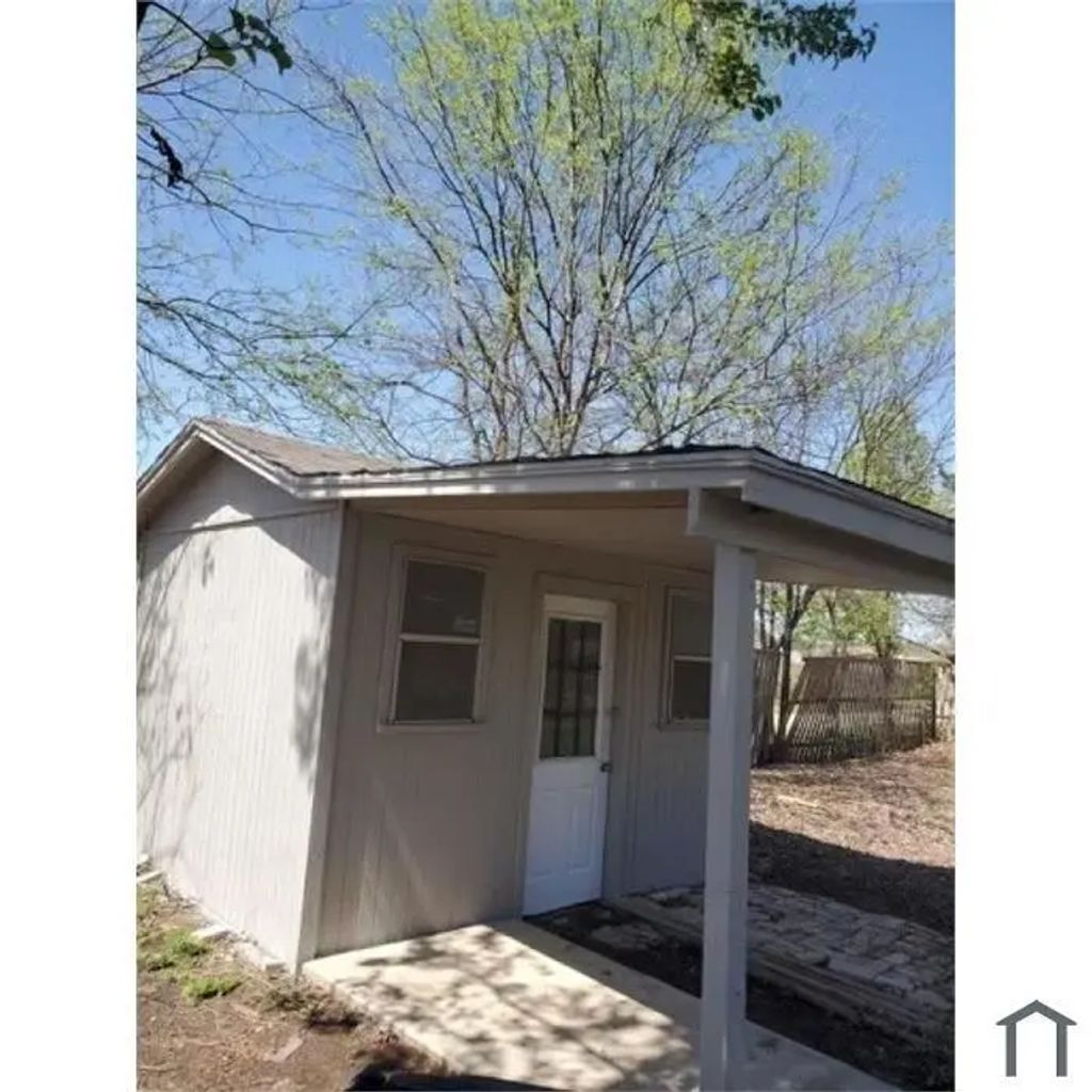 2045 Laney Drive, Sanger