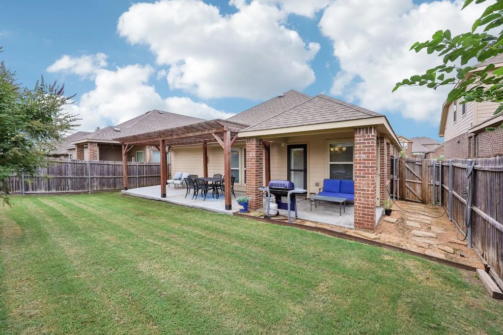 937 Lake Cypress Lane, Little Elm