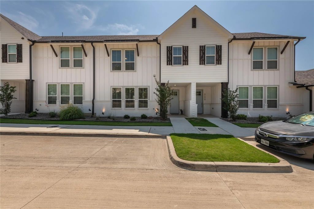 9612 Sullivan Lane, Fort Worth