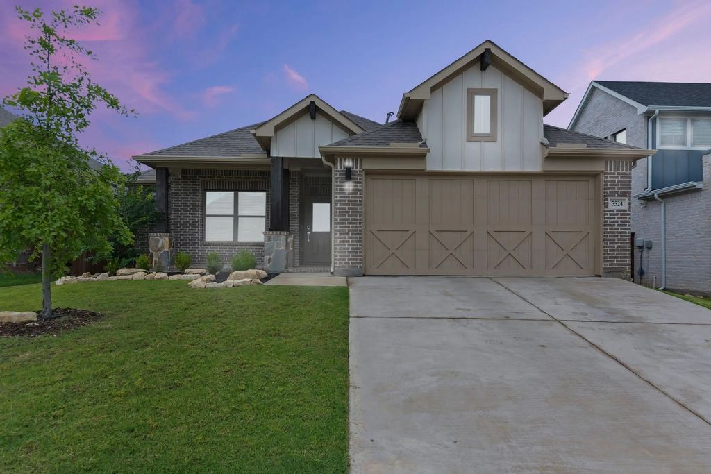5524 Santa Elena Court, Fort Worth