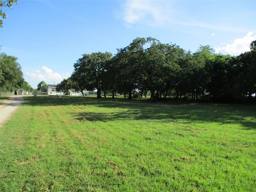 214 County Road 3432, Paradise
